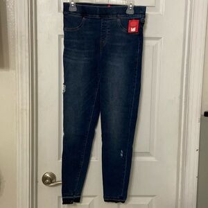 SPANX SIZE MEDIUM DISTRESSED SKINNY JEANS